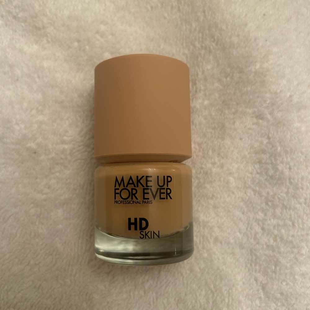Make up for ever HD Skin foundation